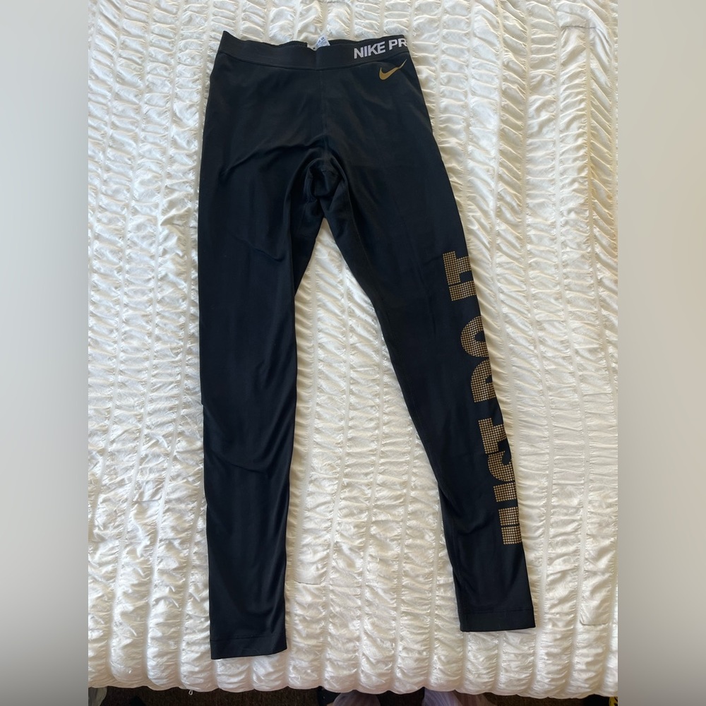 Black Nike pros “just do it” work out leggings